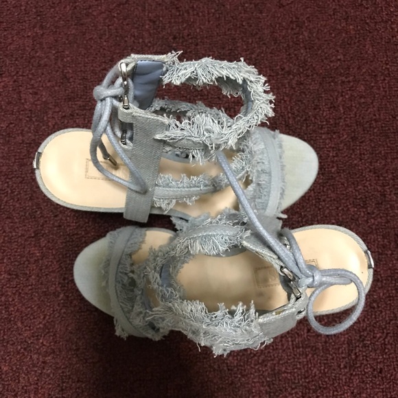 Guess Light Denim Heeled Sandals Size 6 - Picture 8 of 8